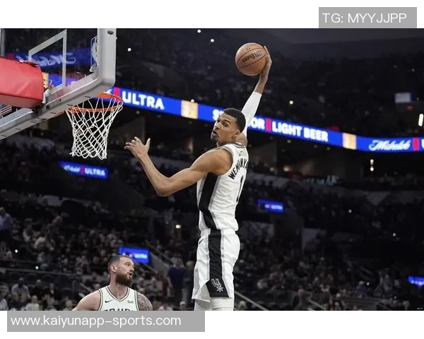 文班亚马再创佳绩单场30分5盖帽升至历史第十位 文班亚马再创佳绩单场30分5盖帽升至历史第十位